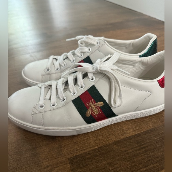 Gucci ace sneakers size 39. Lightly used. - Picture 3 of 9